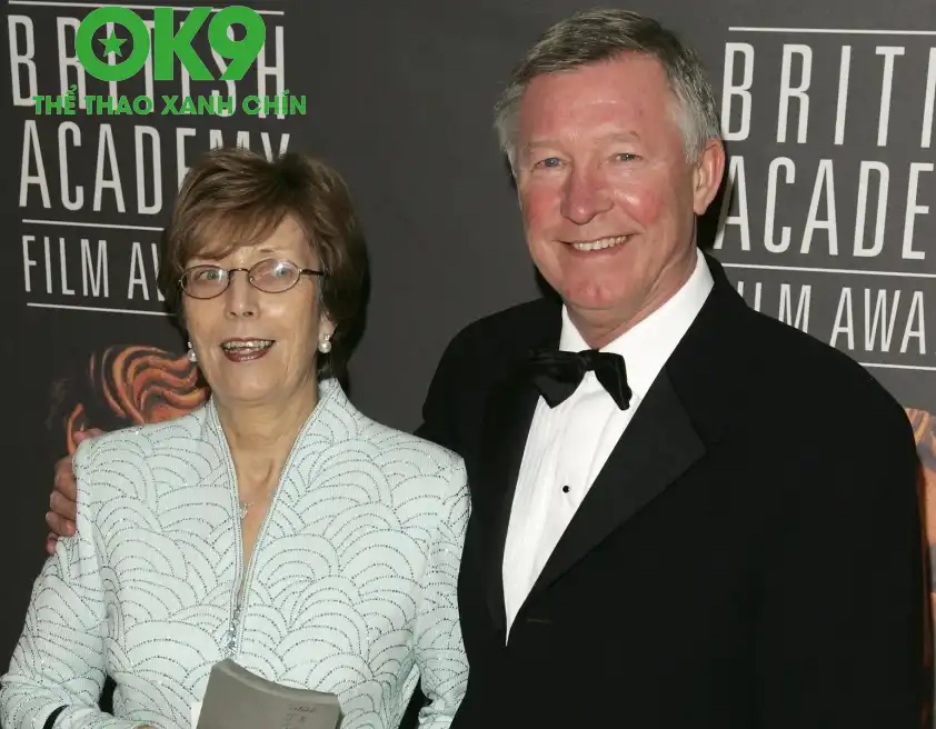 Lady Cathy, vợ của Sir Alex đã qua đời vào năm 2022 (Ảnh: The Sun). Lady Cathy, vợ của Sir Alex đã qua đời vào năm 2022